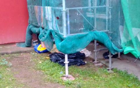 Espacio donde ha dormido el vecino los últimos días.