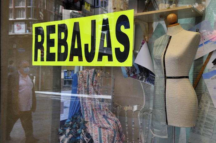 Las grandes marcas del textil adelantan las rebajas a este viernes