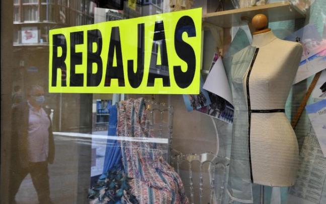 Las grandes marcas del textil adelantan las rebajas a este viernes