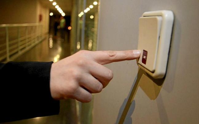 Encender la luz este mes de agosto ha costado un 46% más que el año pasado en esta misma época, según Facua. Encender la luz este mes de agosto ha costado un 46% más que el año pasado en esta misma época, según Facua.