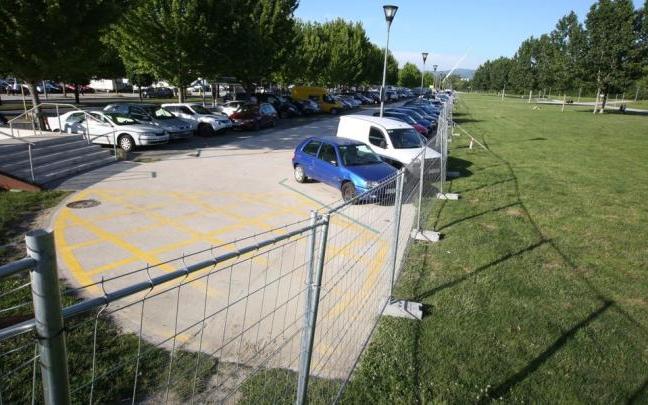 Ya ha comenzado a vallarse el recinto del Runa para colocar las atracciones. Ya ha comenzado a vallarse el recinto del Runa para colocar las atracciones.