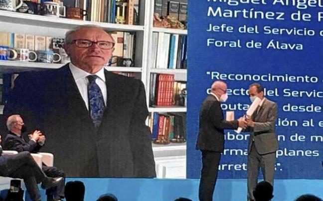 Ortiz de Landaluce recogió ayer la Medalla de Honor. Foto: Cedida