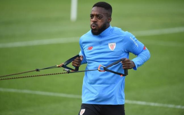 Iñaki Williams, que fue suplente ante el Rayo, durante la sesión de ayer en Lezama.