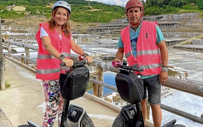 Estela Pérez de Nanclares y Esteban Salazar, socios de de Salt Way Valle Salado. Foto: Cedida Estela Pérez de Nanclares y Esteban Salazar, socios de de Salt Way Valle Salado. Foto: Cedida