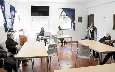 En la imagen, el grupo de mujeres que toman parte en Goizaldiak en el Hogar del Jubilado Guardaplata de Bidebieta.