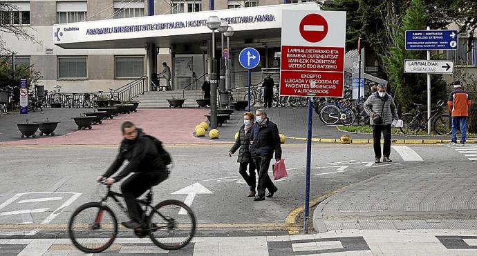 El HUA-Txagorritxu, que ha sido el centro de referencia para la atención de pacientes covid durante la pandemia, va recobrando la normalidad asistencial. Foto: Alex Larretxi
