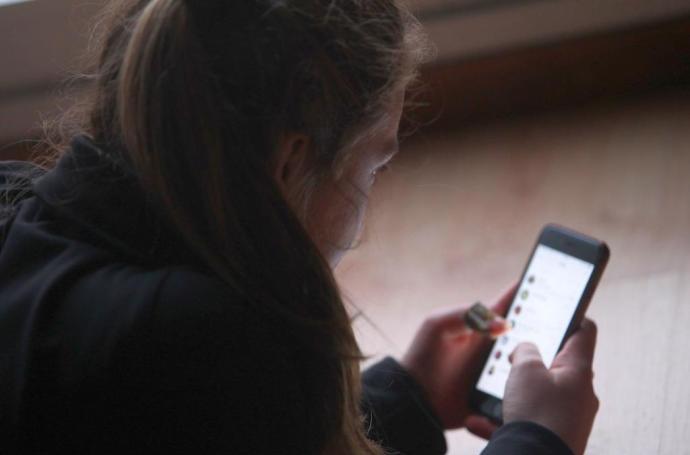 Un tercio de los adolescentes hace un "uso problemático" de las redes sociales y las pantallas.