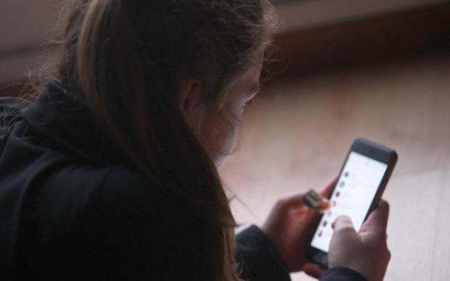 Un tercio de los adolescentes hace un "uso problemático" de las redes sociales y las pantallas.