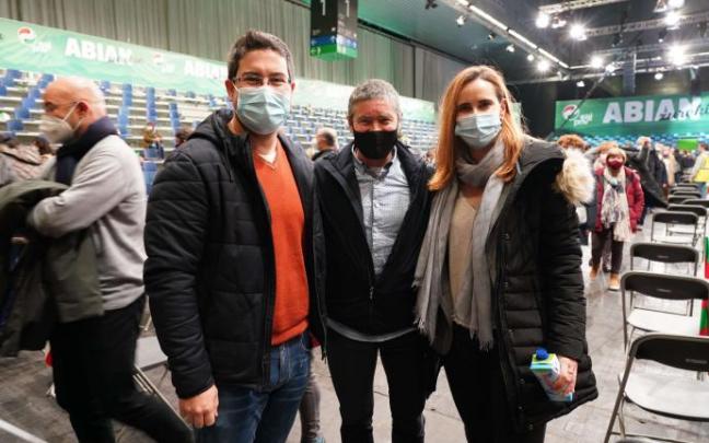 Xabier Insausti Sarasola, Aitor Aldasoro Iturbe y Ainara Aiestaran Aldasoro, de Beasain. Xabier Insausti Sarasola, Aitor Aldasoro Iturbe y Ainara Aiestaran Aldasoro, de Beasain.