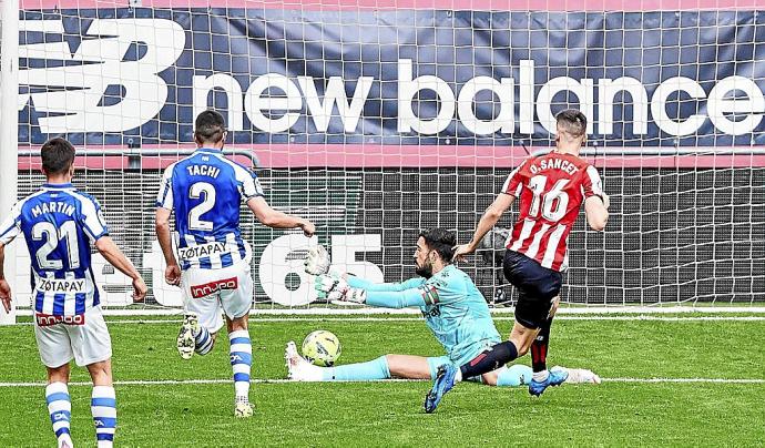 Fernando Pacheco salvó valioso un punto para el Alavés con paradas de enorme mérito en el estreno de Calleja al frente del equipo el pasado 10 de abril. Fotos: E.P.