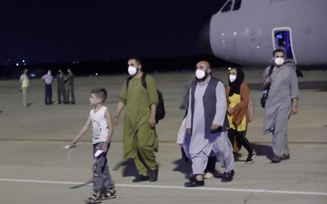 Refugiados afganos llegando a Torrejón de Ardoz Refugiados afganos llegando a Torrejón de Ardoz