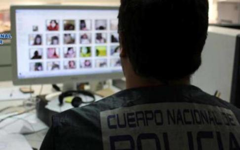Imagen de archivo de un agente de la Policía Nacional Imagen de archivo de un agente de la Policía Nacional