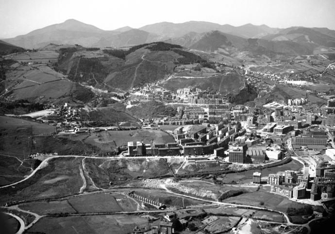 En septiembre de 1968 Bilbao crecía por su zona sur a golpe de aluvión de inmigrantes en una zona de campas y laderas.