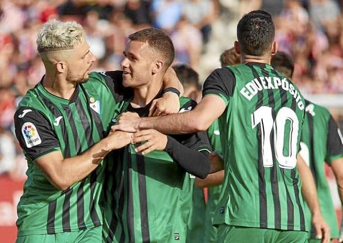 Los jugadores armeros celebran el gol de Aketxe. Foto: La Liga