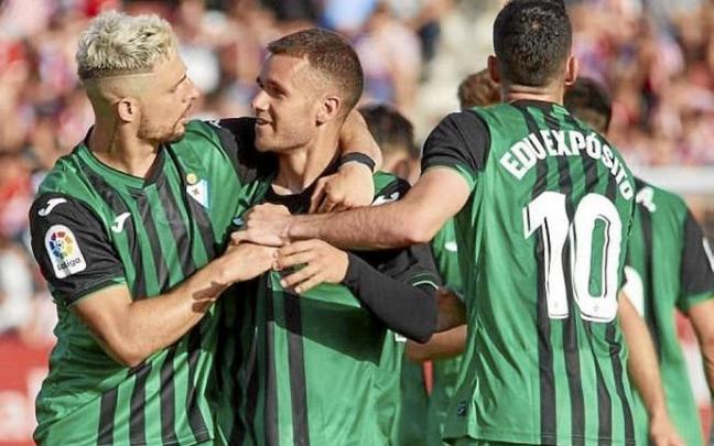 Los jugadores armeros celebran el gol de Aketxe. Foto: La Liga Los jugadores armeros celebran el gol de Aketxe. Foto: La Liga