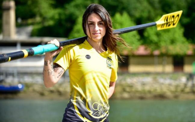 Sandra Piñeiro, remera de Orio, posa para DEIA. Sandra Piñeiro, remera de Orio, posa para DEIA.