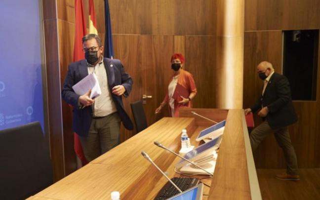 Remírez, Induráin y Ayerdi, el 4 de julio en rueda de prensa para valorar situación epidemiológica. Remírez, Induráin y Ayerdi, el 4 de julio en rueda de prensa para valorar situación epidemiológica.