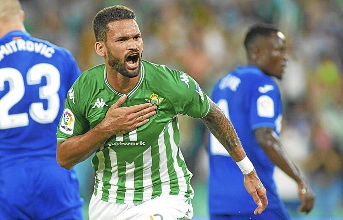 Willian José celebra uno de los cuatro tantos que ha anotado esta campaña con el Betis. Foto: Real Betis