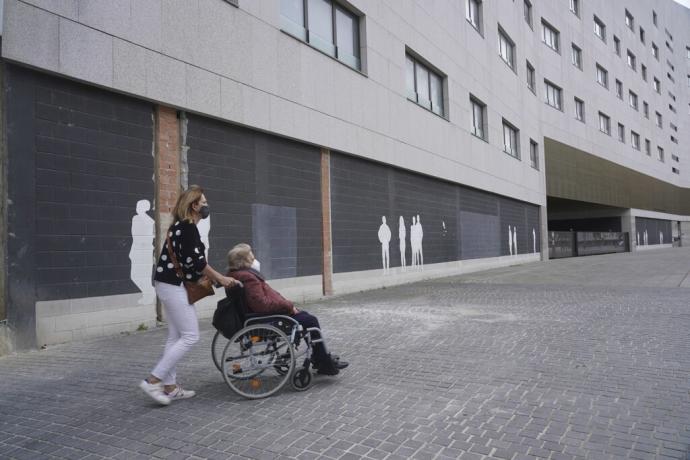 Ubicación del local en el que se abrirá el centro de personas mayores de la plaza del Renacimiento.