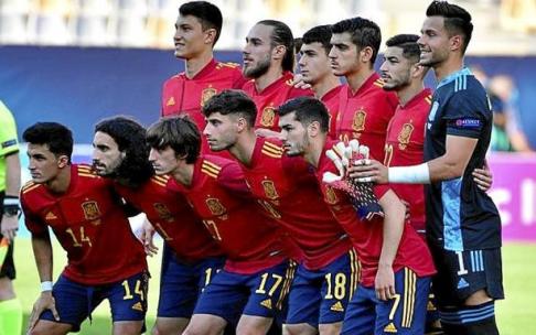 Zubimendi, tercero de la fila superior. Foto: Efe