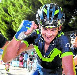 Gorka Izagirre celebra la victoria en una etapa del Giro de 2017 cuando corría en el Movistar. Foto: Efe