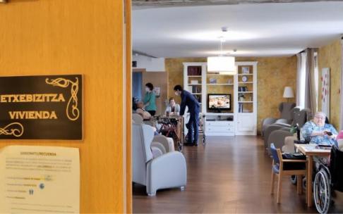 La residencia de Getxo es la primera que se ha transformado en cuatro unidades convivenciales. Foto: D.F.B.