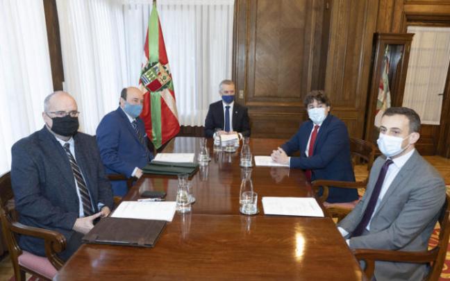 El lehendakari ha cerrado este miércoles la ronda de contactos con los partidos vascos para analizar la actual situación.