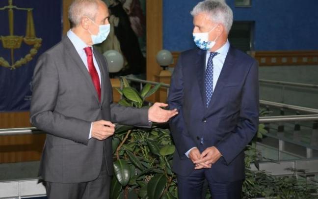 Reunión entre el vicelehendakari primero y consejero de Seguridad, Josu Erkoreka, con el presidente del TSJPV, Iñaki Subijana, en Bilbao. Reunión entre el vicelehendakari primero y consejero de Seguridad, Josu Erkoreka, con el presidente del TSJPV, Iñaki Subijana, en Bilbao.