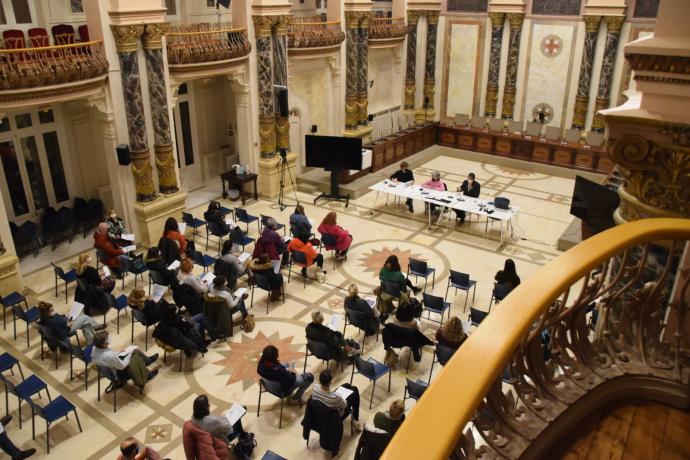 Un momento de la reunión celebrada esta tarde entre el Ayuntamiento y los organizadores de las tamborradas infantiles.