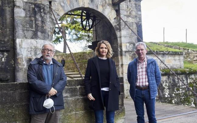 Xabier Martínez de Álava, Mamen Sádaba y Jesús Barrenechea en el Portal de Francia. Xabier Martínez de Álava, Mamen Sádaba y Jesús Barrenechea en el Portal de Francia.