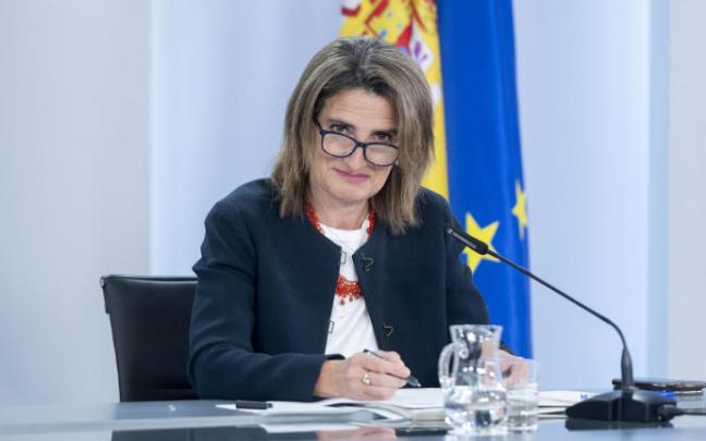 Teresa Ribera duramente el consejo de ministros extraordinarios que ha aprobado limitar el precio del gas. Teresa Ribera duramente el consejo de ministros extraordinarios que ha aprobado limitar el precio del gas.