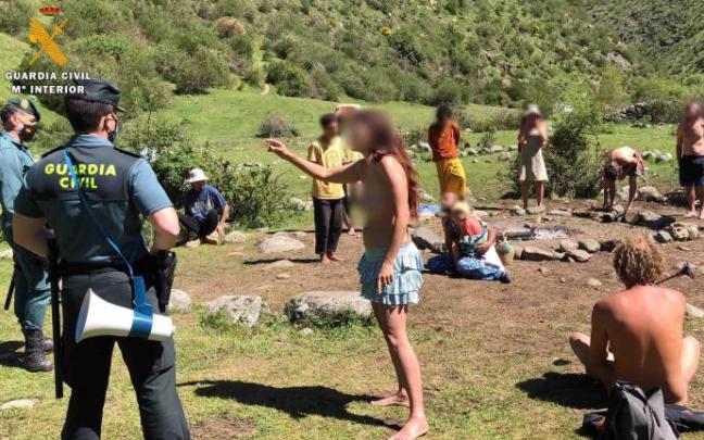 La Guardia Civil ha levantado 76 actas de denuncia. La Guardia Civil ha levantado 76 actas de denuncia.