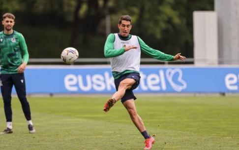 Roberto López podría recalar en el Mirandés