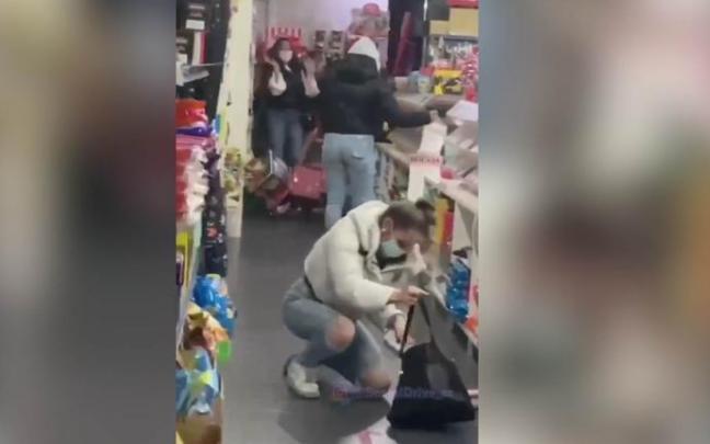 Instante del robo tal como se aprecia en el video