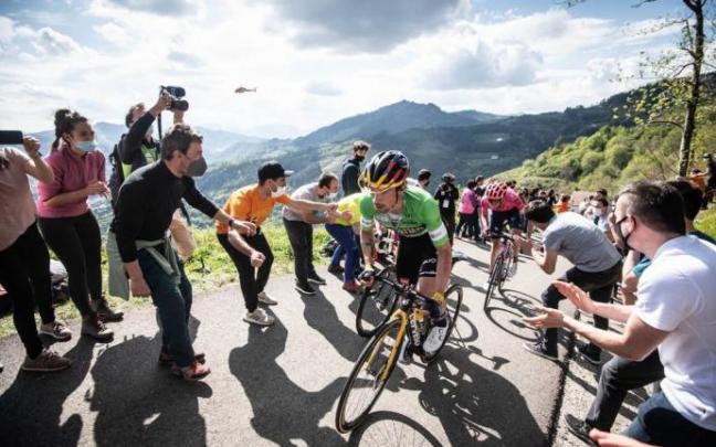 Roglic, campeón de la Itzulia, en pleno esfuerzo.