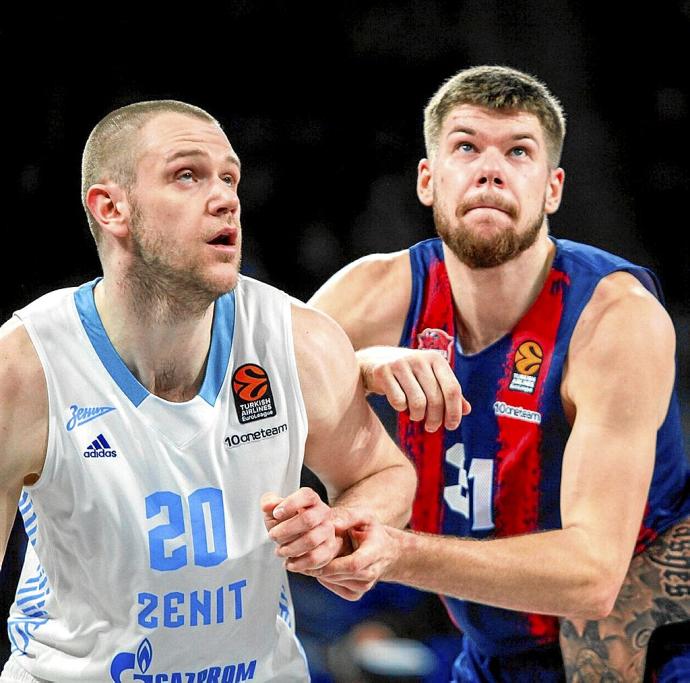 Giedraitis, que recuperó la mordiente ofensiva, pelea por la posición con Zubkov. Foto: Jorge Muñoz