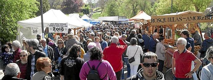 Puestos en la romería de San Prudencio del año 2019. Foto: Josu Chavarri