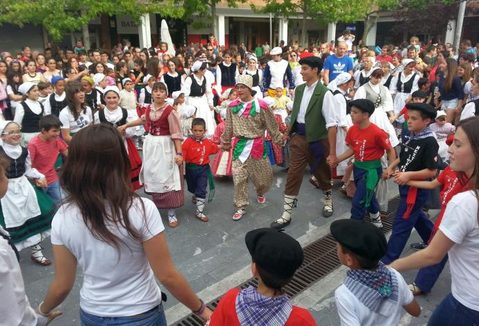 La romería de Sanfuentes atrae a gran cantidad de visitantes de Meatzaldea y Ezkerraldea.