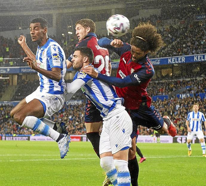 Isak marca de cabeza ante Osasuna el definitivo 3-1 en los octavos de final de la Copa 2019-20.