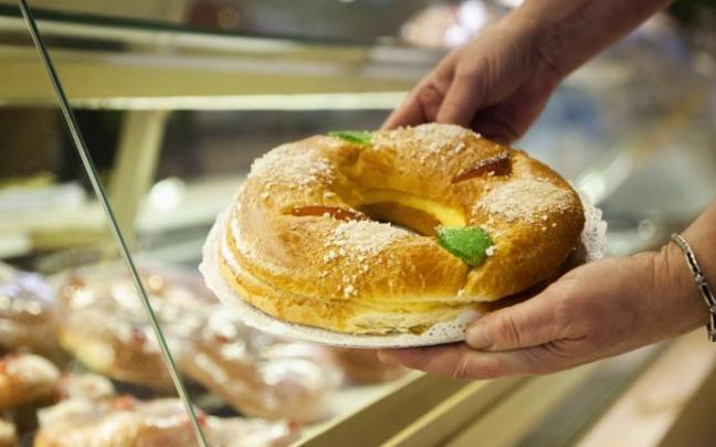 Un roscón solidario en Bilbao para la asociación Acambi Un roscón solidario en Bilbao para la asociación Acambi