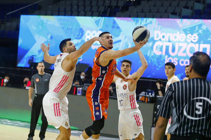 Marinkovic, durante un duelo de la pasada campaña ante el Real Madrid