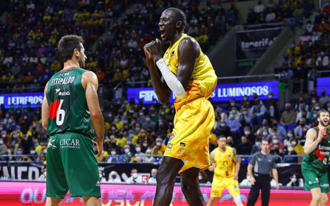Ilimane celebra con rabia una acción en un partido de esta temporada