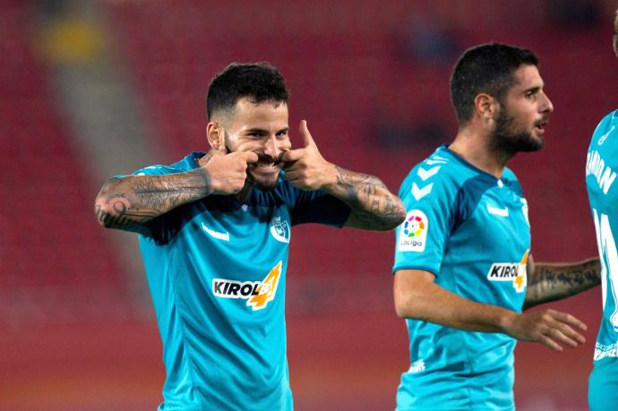 Rubén García celebra un gol con su característico gesto del 'Joker'.