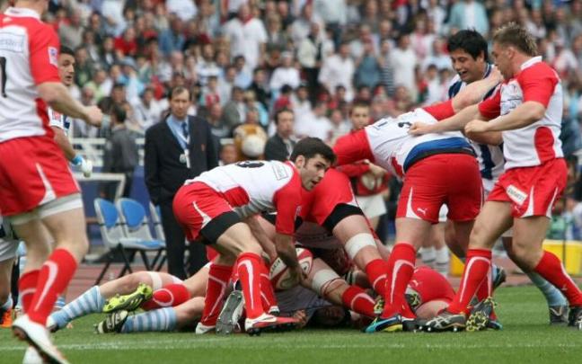 Partido entre el Biarritz Olympique y el Aviron Bayonnais disputado en Anoeta en 2011.