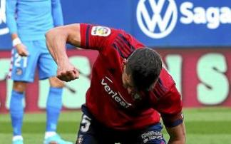 David García se lamenta tras el penalti que le hizo Vrsaljko y que el árbitro no pitó. Tampoco el VAR.