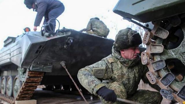 Militares rusos, durante unas maniobras esta semana junto al ejército de Bielorrusia.