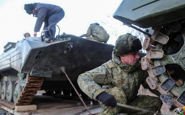 Militares rusos, durante unas maniobras esta semana junto al ejército de Bielorrusia. Militares rusos, durante unas maniobras esta semana junto al ejército de Bielorrusia.