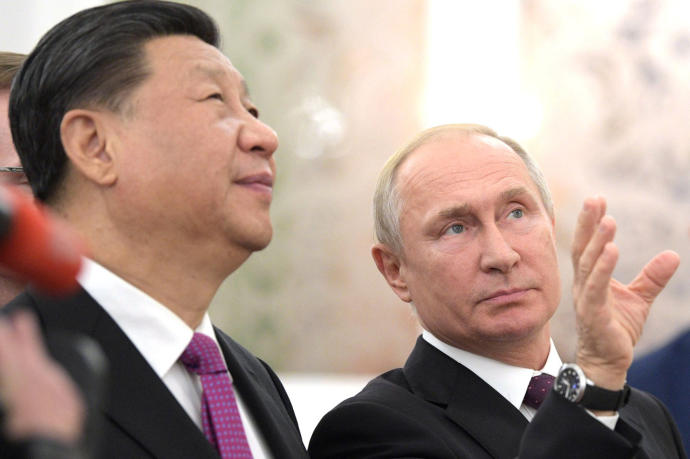 Los presidentes ruso y chino en un encuentro anterior a a aguerra en Ucrania