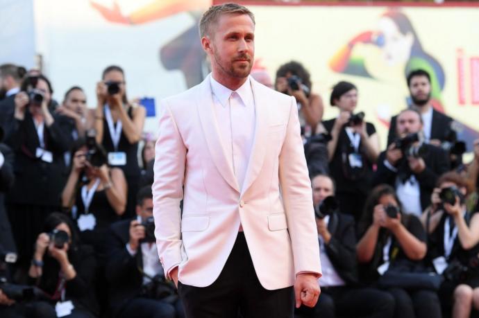 Ryan Gosling en una alfombra roja.