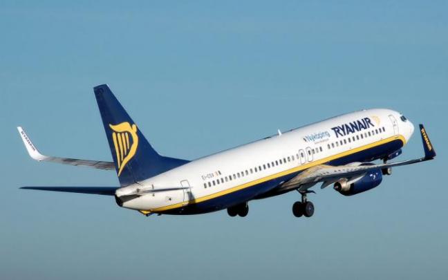 Un vuelo de Ryanair Un vuelo de Ryanair
